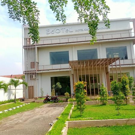 Oyo 90102 Edotel Hotel By Dbest Hospitality Bandung Extérieur photo