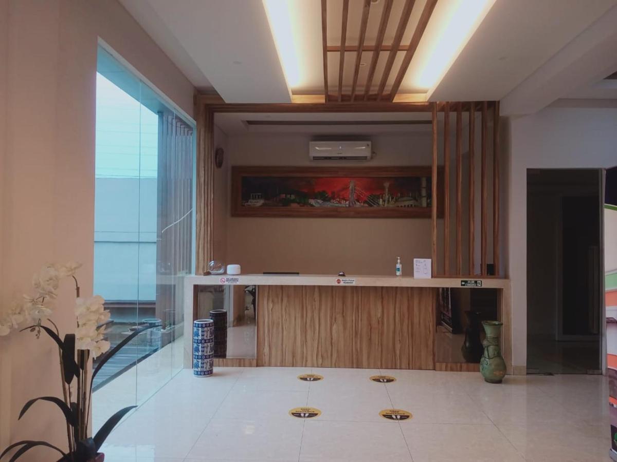 Oyo 90102 Edotel Hotel By Dbest Hospitality Bandung Extérieur photo