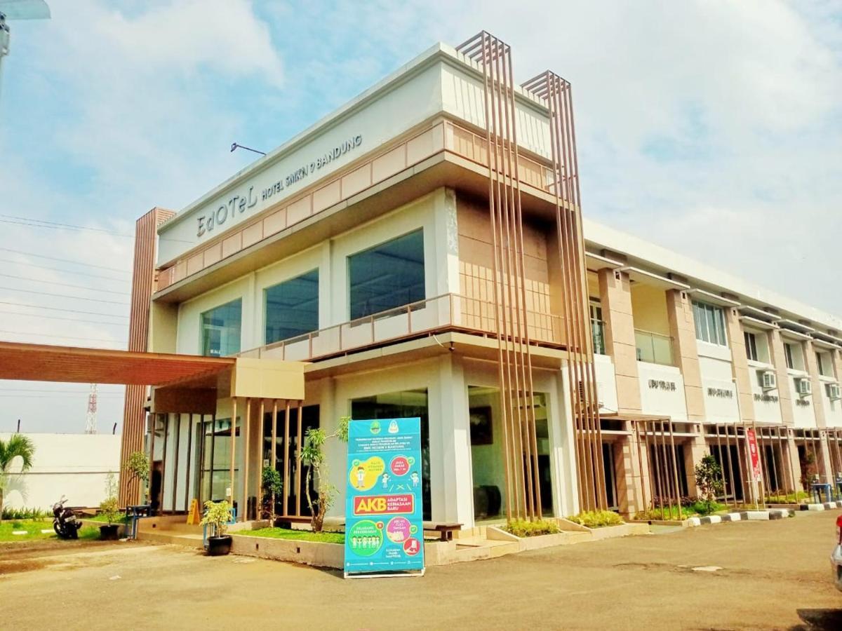 Oyo 90102 Edotel Hotel By Dbest Hospitality Bandung Extérieur photo