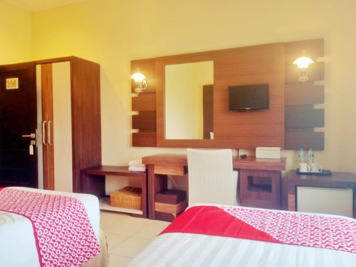 Oyo 90102 Edotel Hotel By Dbest Hospitality Bandung Extérieur photo