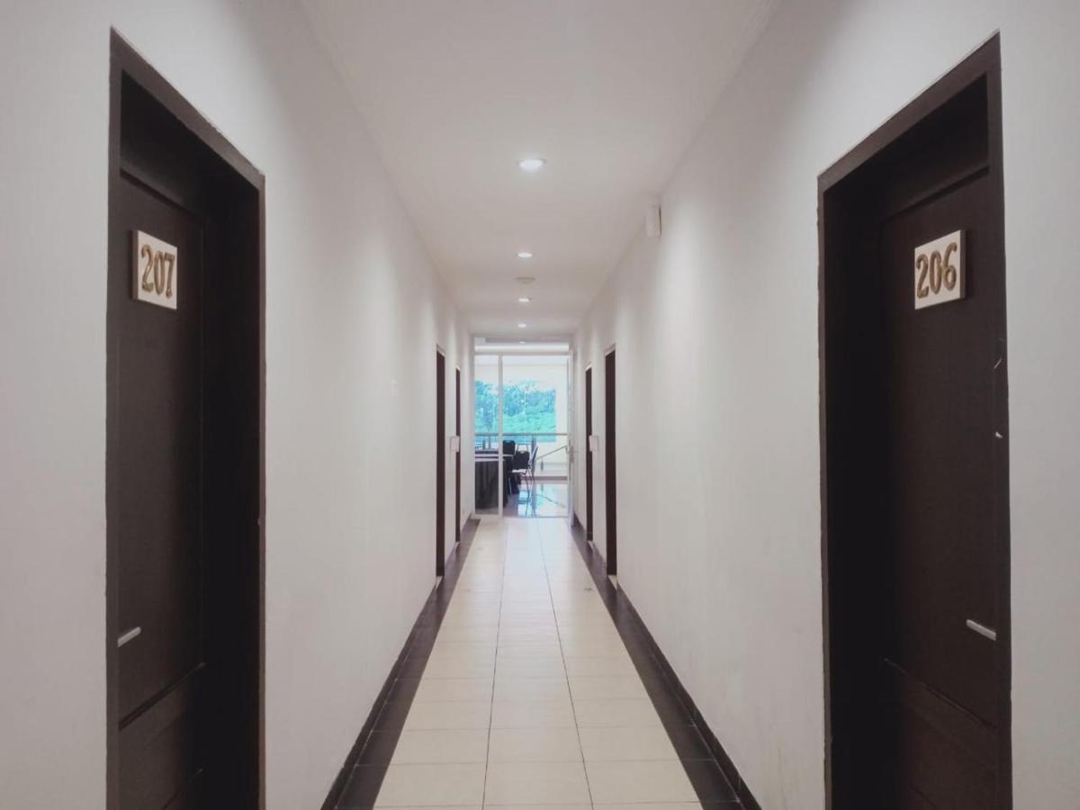 Oyo 90102 Edotel Hotel By Dbest Hospitality Bandung Extérieur photo