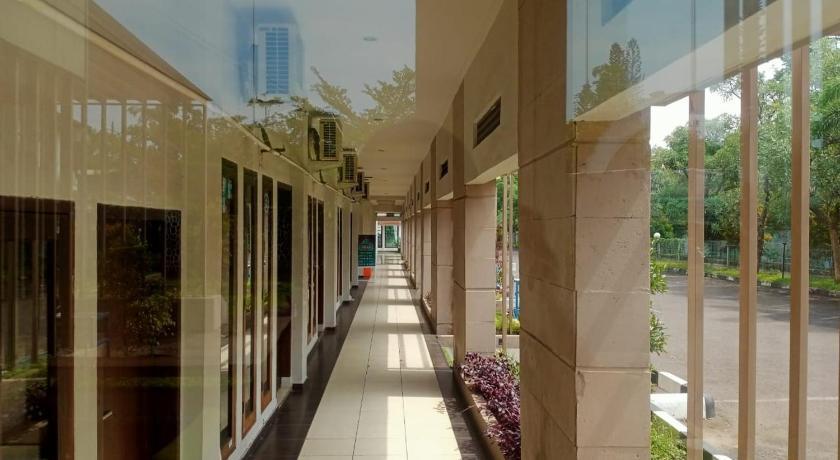 Oyo 90102 Edotel Hotel By Dbest Hospitality Bandung Extérieur photo