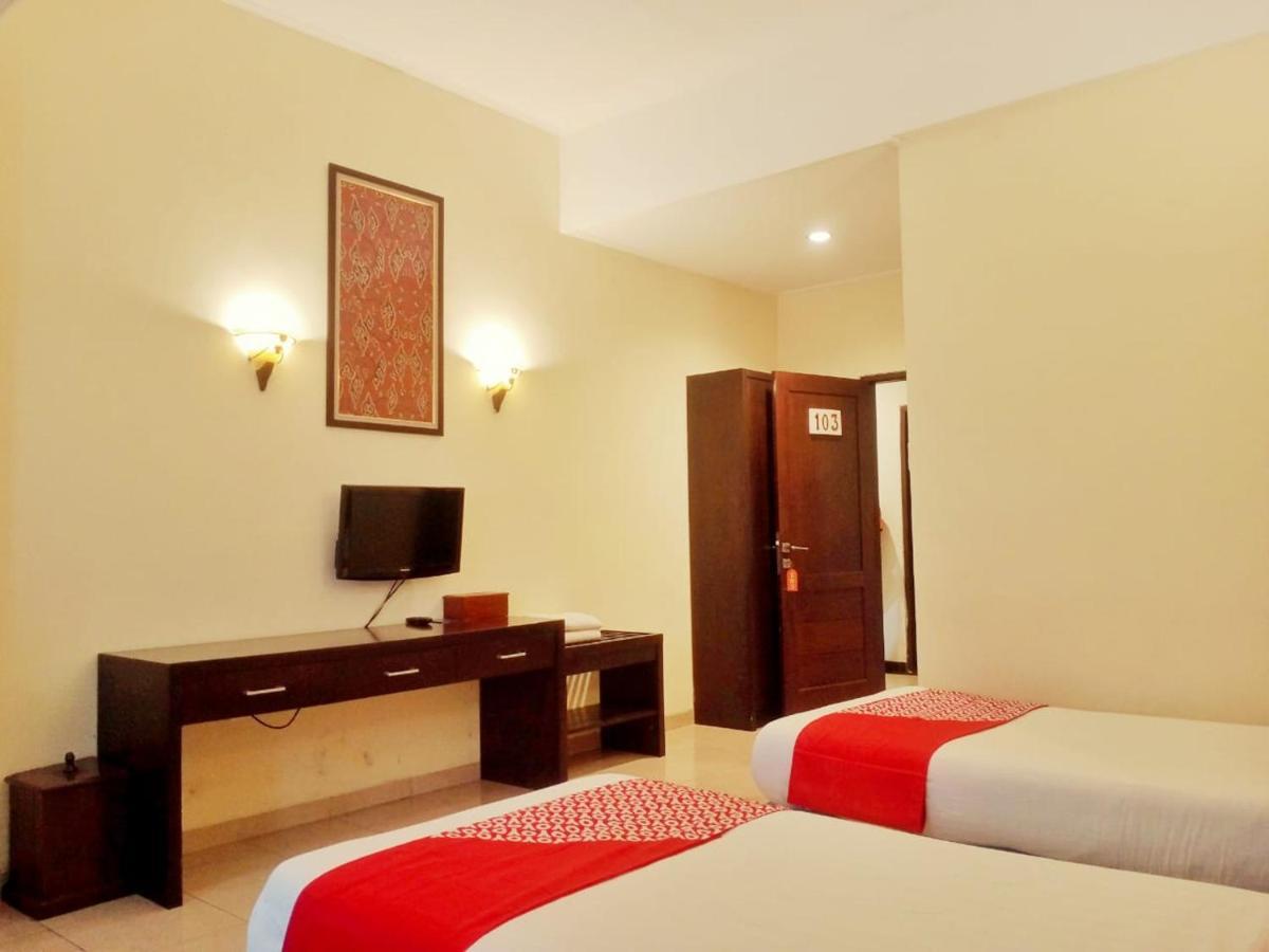 Oyo 90102 Edotel Hotel By Dbest Hospitality Bandung Extérieur photo
