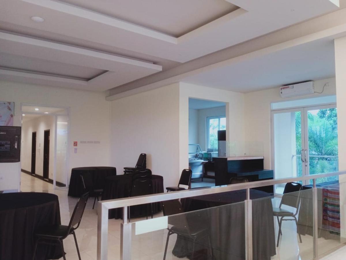 Oyo 90102 Edotel Hotel By Dbest Hospitality Bandung Extérieur photo