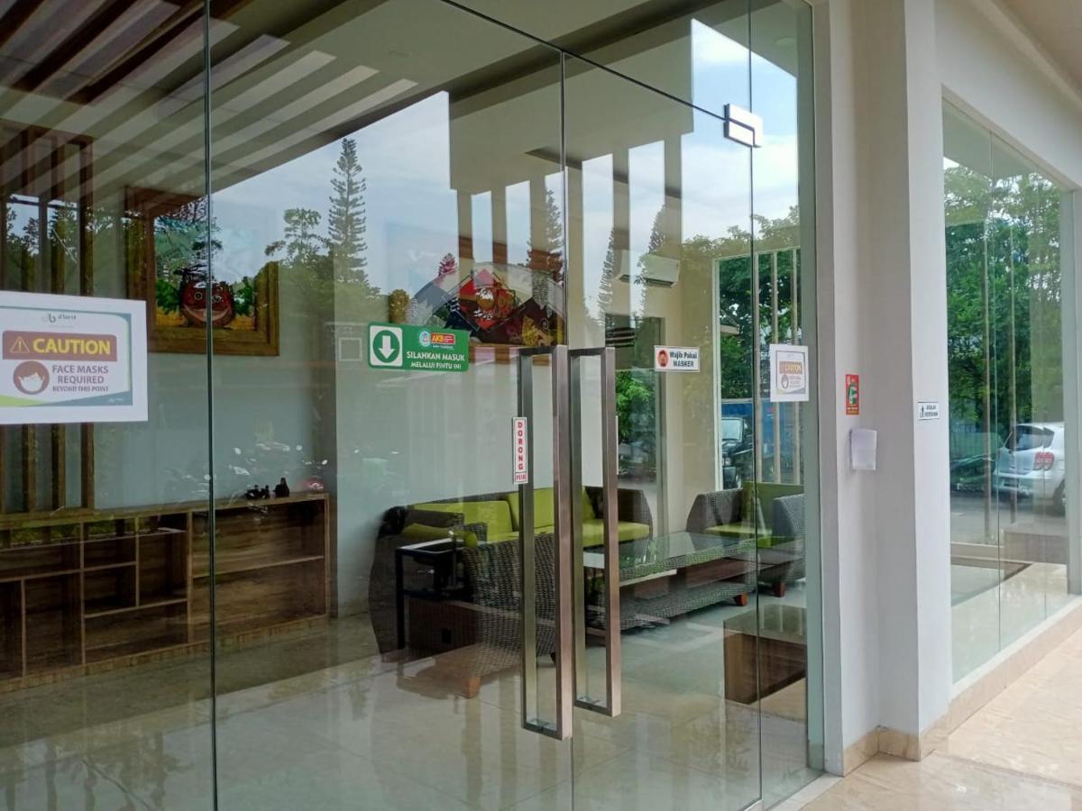 Oyo 90102 Edotel Hotel By Dbest Hospitality Bandung Extérieur photo