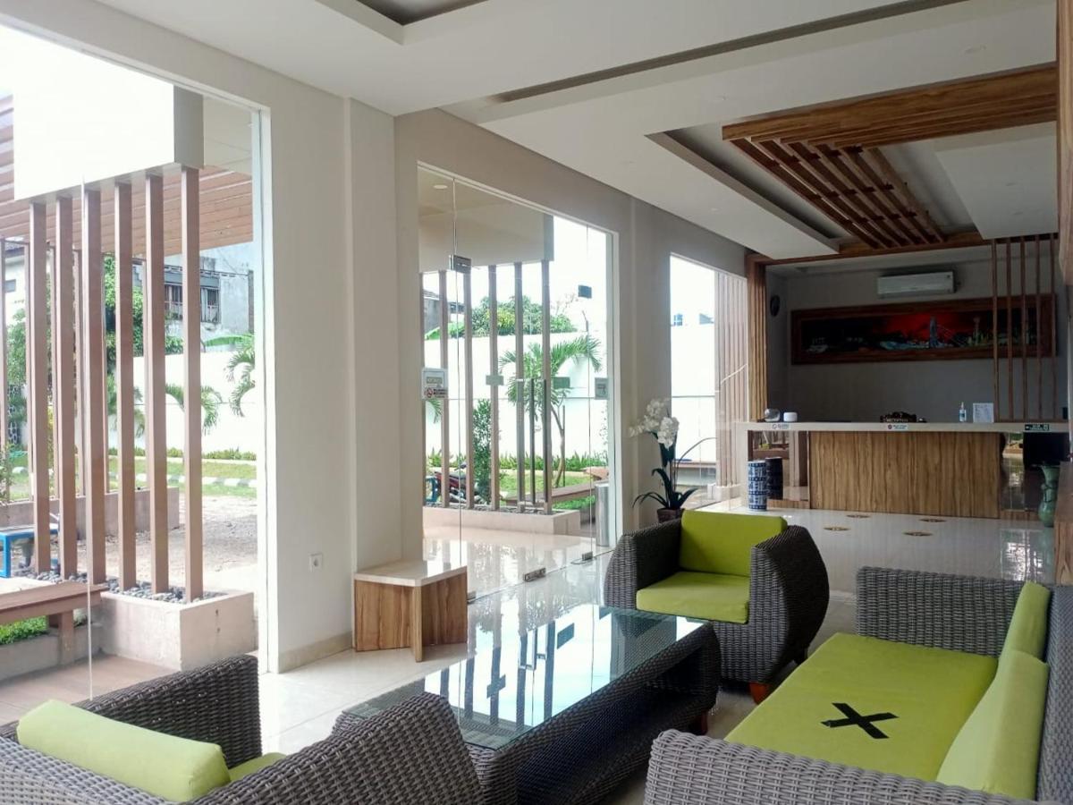 Oyo 90102 Edotel Hotel By Dbest Hospitality Bandung Extérieur photo