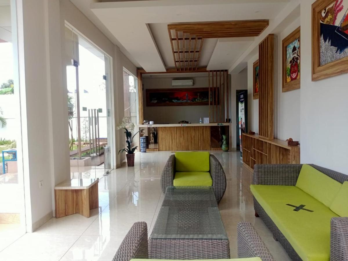 Oyo 90102 Edotel Hotel By Dbest Hospitality Bandung Extérieur photo