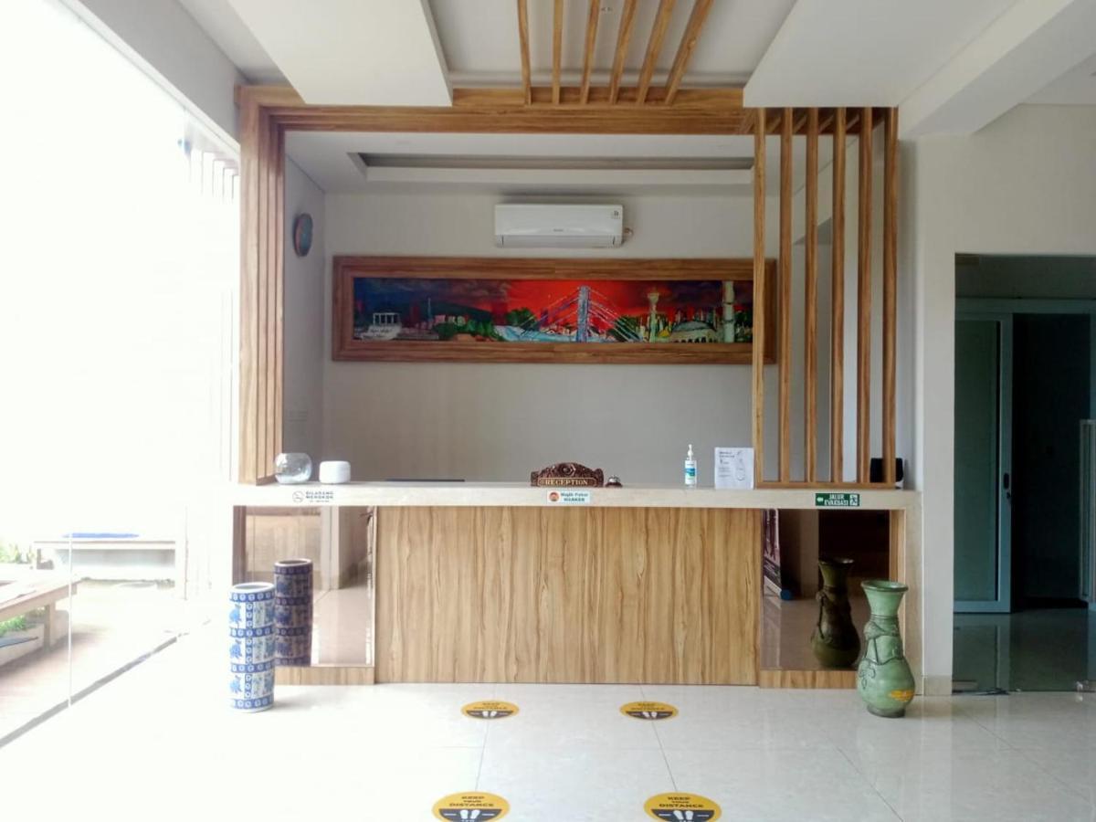 Oyo 90102 Edotel Hotel By Dbest Hospitality Bandung Extérieur photo